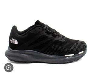 Кроссовки новые