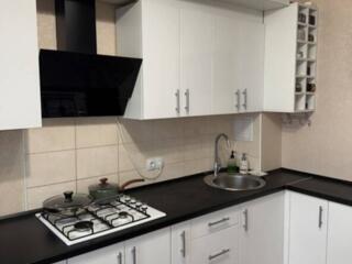 В продаже трехкомнатная квартира в ЖК «7 Небо». Квартира расположена .