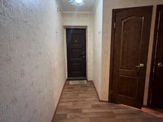 Сдам 2 комнатную, район Манго, жилое состояние, длительно!