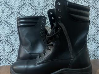 Продам берцы кожа новые