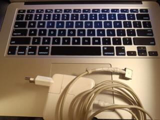 Срочно Продам Apple MacBook Air 13'' 4/128 гб 2014 г батарея 2 часа