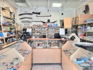 В продаже двухэтажный магазин в центральном ряду на авторынке Успех, .