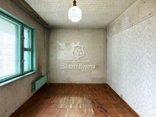 продаж 4-к квартира Київ, Деснянський, 54900 $