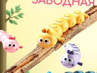 Заводная игрушка-гусеница