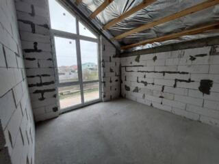 Предлагается к продаже просторный современный новый дом в Лесках. ...