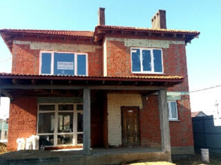 Новый дом, красный кирпич , Червоный хутор