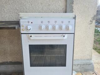 Продам плиту Ariston.