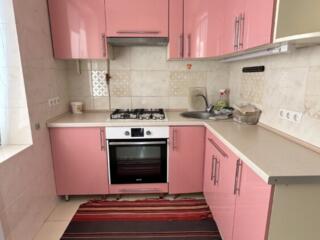 Бендеры, 2 комнатная с ремонтом, 4/5, лоджия 6 м стеклопакет