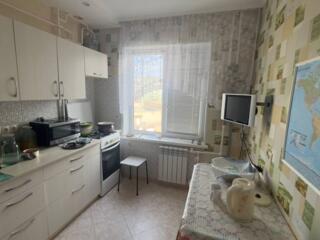 Продается 3-комнатная квартира с переходной лоджией