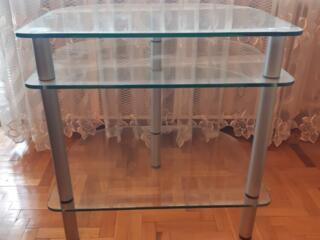 Продается стеклянная тумба под телевизор.