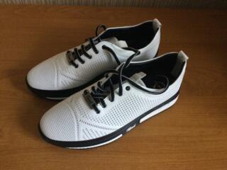 Продам кроссовки