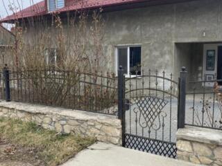 Продаем дом в г. Яловены. По ул. 31 Августа. В хорошем состоянии.