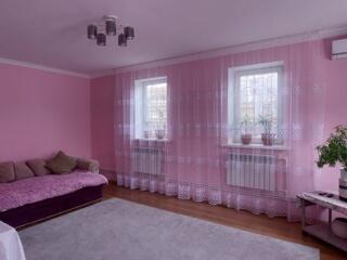 Продаётся дом, Кр. Казармы, м-н Перекрёсток, с ремонтом, торг