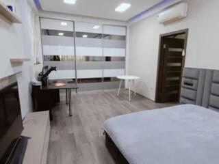 Продам квартиру в новом доме с ремонтом на Таирова