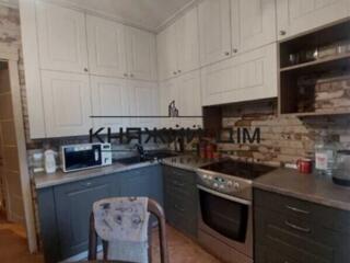 Пропонується в оренду 2 кімнатна квартира по вулиці Ялтинська 15. ...