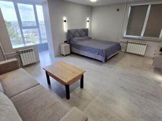 Центр! Набережная! Стильная, светлая, просторная, с шикарным видом!