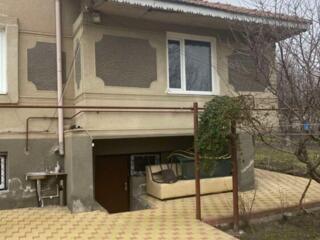 Vindem o casă în Yaloveni. Pe strada Moldova 11. În stare bună. Ieftin