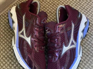 Кроссовки Mizuno оригинал размер 38. Тирасполь.