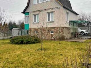 Двухэтажный дом с ремонтом и коммуникациями в Гайке.