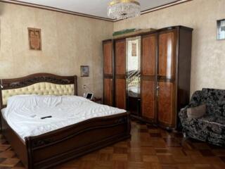 Продается дом общей площадью 145 м² на участке 6 соток, расположенный 