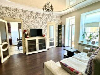 ВЕЛИКОЛЕПНАЯ 3-КОМ. КВ центр М Арнаутская/Леонтовича