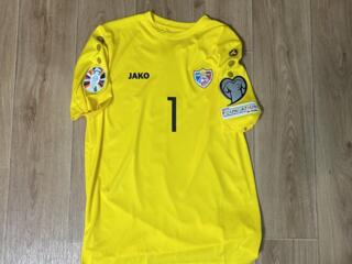 Продам две оригинальные футболки сборных