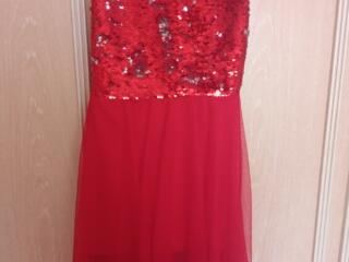 Платье состояние нового