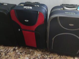 Продам Чемоданы.