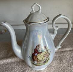 Cервиз фарфоровый кофейный "Мадонны". Germany. 40 euro.