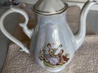 Cервиз фарфоровый кофейный "Мадонны". Germany. 40 euro.