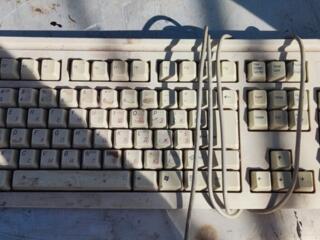 Продам клавиатуру