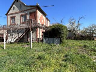 (А) 2 ЭТАЖА. 8 соток. Дом под капитальный ремонт.