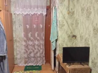 В продаже светлая, чистая, комната на Слободке. Мебель вся остается. .