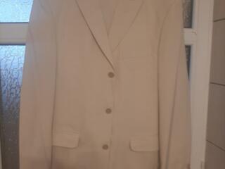 Продам мужские костюмы