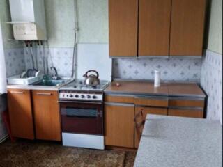 Centru, Vindem 1/2 de casa, primul nivel, 103 m2, teren privatizat