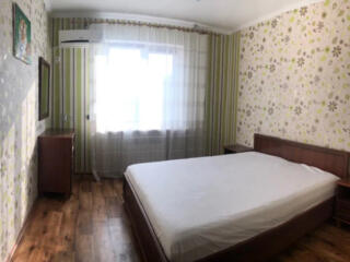 Продам 2-кімнатну квартиру на Добровольського.