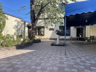 Трехэтажный дом на Гаршина, 12 станция Большого Фонтана с видом моря