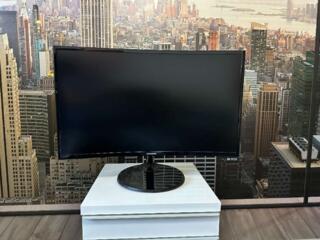 Выпуск 2023год. 27”Samsung Изогнутый Essential S3”16.7 million colors!