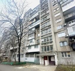 Продам 1-комн в высотке возле привоза