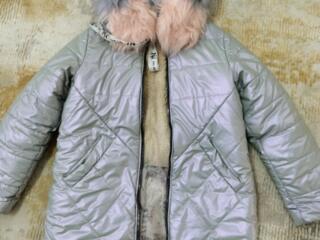 Продам зимнюю куртку, рост 140, пальто, на рост 150-158