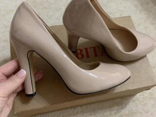 Продаются бежевые туфли, состояние новых