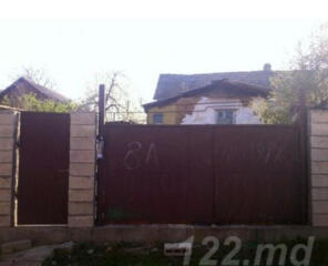 Участок с пристройкой