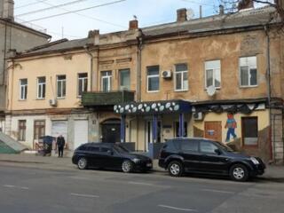 Продам фасадную квартиру 47.4 кв. м., ул. М. Арнаутская/Екатерининская