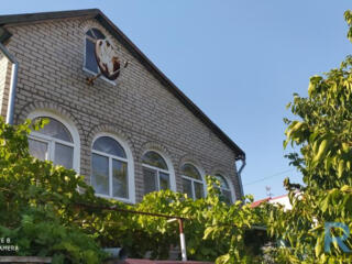 Продам в Корсунцах 2х этажный дом с домиком.