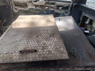 Рифлёные листы, швеллера, уголок, трубы.