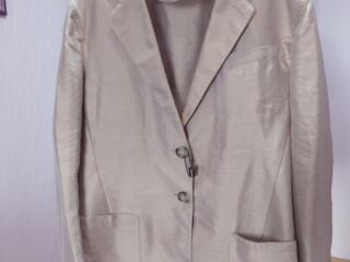 Брючный костюм летний новый АРМАНИ 4000 лей.. даром