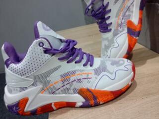 Продам кроссовки