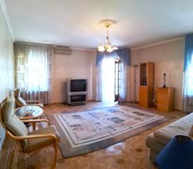 Продам 3-х комн. квартиру в центре, ул. Осипова/Б. Арнаутская