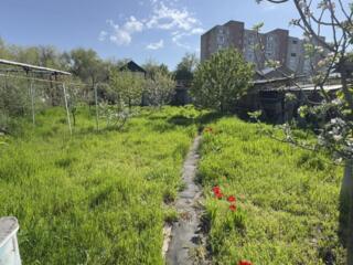 Продается участок 5.5 соток с ветхим домом на Балке