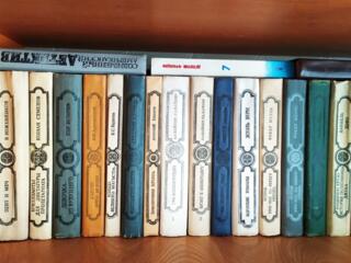 Продам художественную лит-ру, словари, справочники. Обмен на продукты